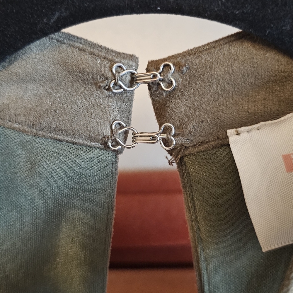 First Love - Elegant Olive Green Sleeveless Dress - Picture 3 of 8